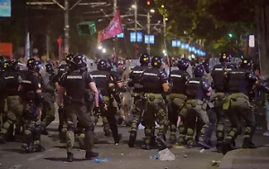 Премьер Вучевич потребовал разблокировать трассы, перекрытые протестующими