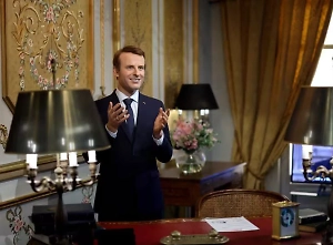 В Париже активисты Greenpeace* похитили «Макрона» и подбросили к Посольству России