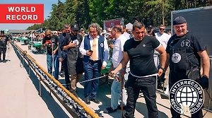 В России приготовили люля-кебаб длиной 65 метров и побили мировой рекорд