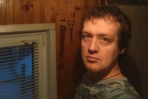 Легенда «Дома-2» Май Абрикосов стал уборщиком после 18 лет отшельничества