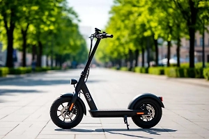 Как попало: В России предложили эвакуировать неправильно припаркованные электросамокаты