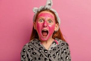 Лучше съесть: Life.ru узнал о вреде для кожи от фруктово-овощных домашних масок