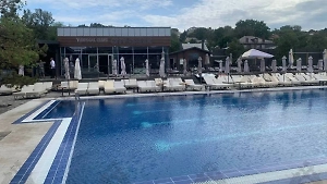 Девочка утонула в бассейне спа-комплекса в Ростове-на-Дону, нырнув за браслетом