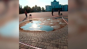 Подруга в истерике пыталась оттащить девочку, которую убил током фонтан под Белгородом