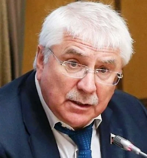 Позиция Соединённых Штатов, очевидно, отличается от взгляда Евросоюза. Я думаю, что США не приняли участие в этих переговорах, чтобы не принимать решение, которое там может быть принято. Просто тянут время и перекладывают ответственность.