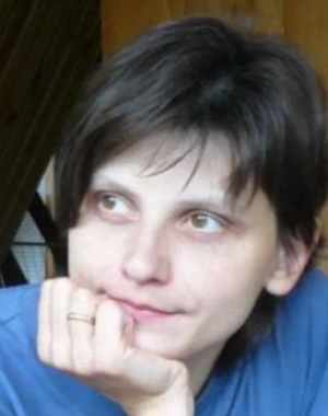 Норма всегда опаздывает, она всегда отстаёт от живого развития языка. Когда большинство людей начинают употреблять какой-то новый вариант, слыша его друг от друга, норма тоже подтягивается, его устанавливают как нормативный. Поэтому, с моей точки зрения, тут переживать не о чем.