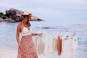 Как не выглядеть чучелом на море: 5 ошибок, которые совершает каждый при сборе нарядов в отпуск