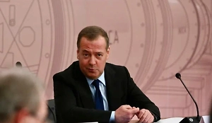 «Не ссорьтесь, ребята»: Медведев предложил помирить Трампа и Маска, но не бесплатно