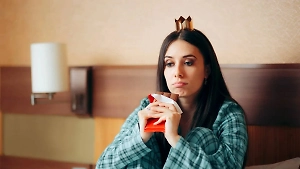 Новая мода на «тихие праздники»: Почему всё больше людей не отмечают дни рождения