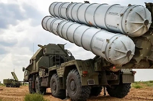 Осколки беспилотника упали на крышу частного дома в Рязанской области