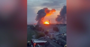 Точное попадание: Появилось видео мощнейших ракетных ударов по украинскому Луцку