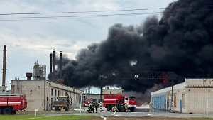 Завод по производству битума загорелся в Нижегородской области