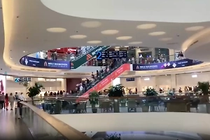 «Немедленно покинуть здание». Людей эвакуируют из одного из самых крупных ТЦ Москвы