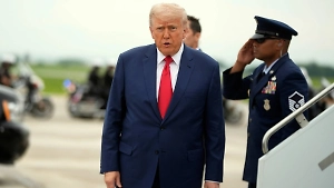 «Хороший парень, но некомпетентен»: Трамп захотел арестовать губернатора Калифорнии