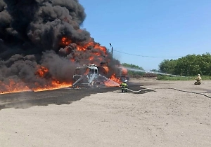 ВСУ взорвали бензовоз и повредили трактор на трассе под Белгородом