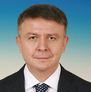 Честно говоря, не имеет абсолютно никакого значения, кого, сколько раз и куда переставляет нелегитимный персонаж, называющий себя президентом. Сразу вспоминается басня Крылова «Квартет»: «А вы, друзья, как ни садитесь...» Но главная проблема даже не в этом, а в том, что всеми этими перестановками, этой имитацией бурной деятельности прикрывается реальное отсутствие каких бы то ни было конструктивных мер для улучшения ситуации.