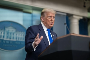 Трамп уклонился от комментариев о возможных новых санкциях против РФ