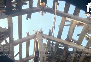 Дрон ВСУ пробил крышу многоквартирного дома на Университетской улице в Донецке