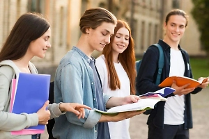 В Госдуме призвали не относиться серьёзно к идее сократить срок обучения в школе