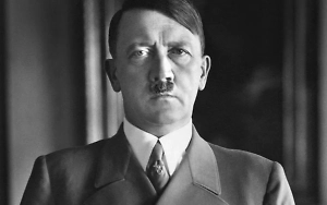 Юрист объяснил, как написать курсовую про Гитлера и не нарваться на штраф