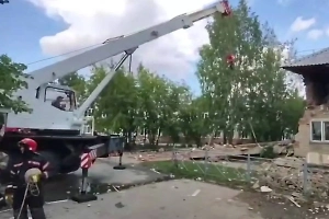 Тяжёлую технику применили для разбора завалов после взрыва газа под Новосибирском