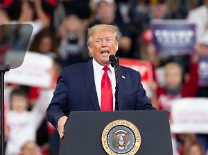 Латвия призвала Трампа не ждать 50 дней и ввести пошлины против России сейчас