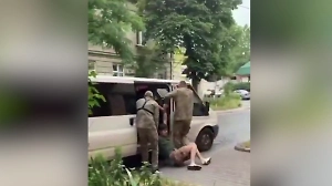 Преданность вопреки всему: На Украине корги пытался спасти хозяина от мобилизации