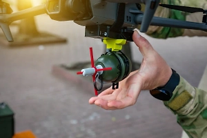 В Курской области FPV-дрон атаковал гражданскую машину