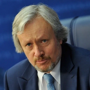 Зеленский и компания будут создавать видимость готовности к продолжению стамбульских переговоров. Реально третий раунд состоится только тогда, когда им станет ясно, что создавать видимость и не предлагать проведение третьего раунда уже невозможно. Когда это произойдёт, можно только гадать.