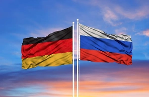 Немецкие депутаты устроили скандал, обвиняя друг друга в работе на Москву
 	
