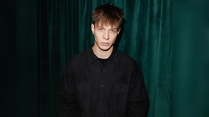 «Набрал 8 кг за два месяца»: Актёр Калюжный рассказал о службе в армии