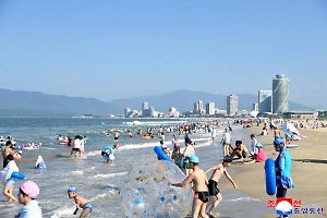 «Немыслимо»: Туристы из России рассказали об отдыхе на новом северокорейском курорте