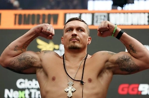 Усик нокаутировал Дюбуа и вернул звание абсолютного чемпиона в супертяжёлом весе