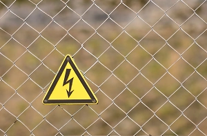 Искры и дым: В Карелии школьник лишился ноги после двух ударов током в заброшке