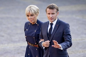 Во Франции оправдана журналистка, доказывающая, что жена Макрона – мужчина