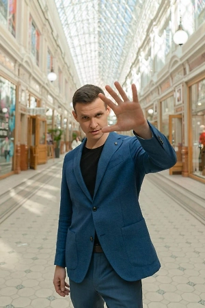 Тельцы могут ожидать стабильности в финансовой сфере. Этот период благоприятен для длительных инвестиций и накоплений. Постепенный рост доходов позволит укрепить финансовую базу и подготовиться к будущим возможностям. Особый совет: Рассмотрите возможность инвестирования в недвижимость или банковские депозиты.