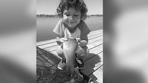 «Стараюсь не думать»: Мама погибшего при атаке ВСУ пятилетнего Толи впервые вышла на связь