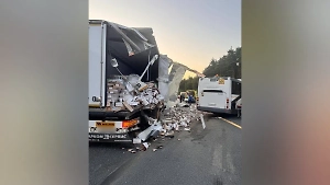 В Подмосковье произошло жёсткое ДТП — в районе Домодедово столкнулись фура и автобус