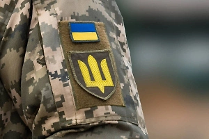 Атакуют дронами: ВСУ не дают спасателям подъехать к разрушенной пятиэтажке в Алёшках