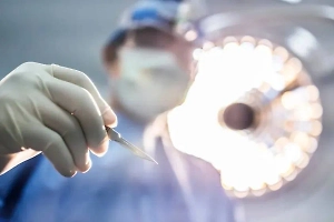 В Москве врачи удалили мужчине половину тела из-за онкологии