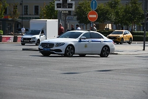 Женщина на «Ауди» наехала на троих пешеходов на западе Москвы