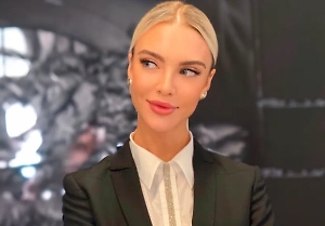 Многие боятся шуметь и боятся своих эмоций как раз из-за соседей, общественного осуждения. Проблема стеснения действительно есть, чаще с ней приходят женщины. В крайних случаях они могут быть настолько зажаты, что получают аноргазмию (невозможность получить сексуальную разрядку, оргазм).