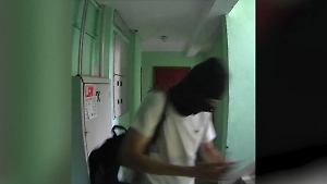 Детей спас лай собаки: Неизвестный в балаклаве поджёг квартиру на юго-востоке Москвы