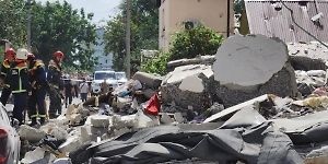 Женщину чуть не придавило плитами от взорвавшегося дома в Саратове, она чудом избежала гибели