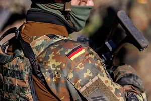 Песков: Россия негативно относится к идее ввода европейских войск на Украину