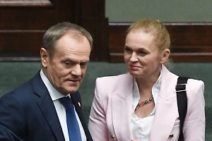 Служебный роман: Слухи об отношениях Туска и «худшего» министра образования повергли поляков в шок