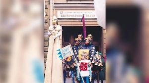 6,4 млн рублей долга: Один из старейших театров Петербурга объявил о банкротстве