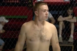 Боец MMA нокаутировал сотрудника авиакомпании в аэропорту Пулково