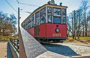 «Блокадный трамвай» пережил блокаду Ленинграда, но был сломлен тремя пьяными петербуржцами