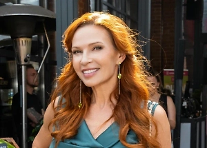 Я сама — работающая мамочка маленького сына, и мне очень сложно иногда даётся разлука с ним. Я понимаю, как важно иметь такую возможность провести на день больше с ребёнком. Семейный день — цель очень благая. Нам кажется, что мы много времени проводим вместе, а время утекает, как песок сквозь пальцы. Поэтому отличное предложение, я поддерживаю двумя руками. 